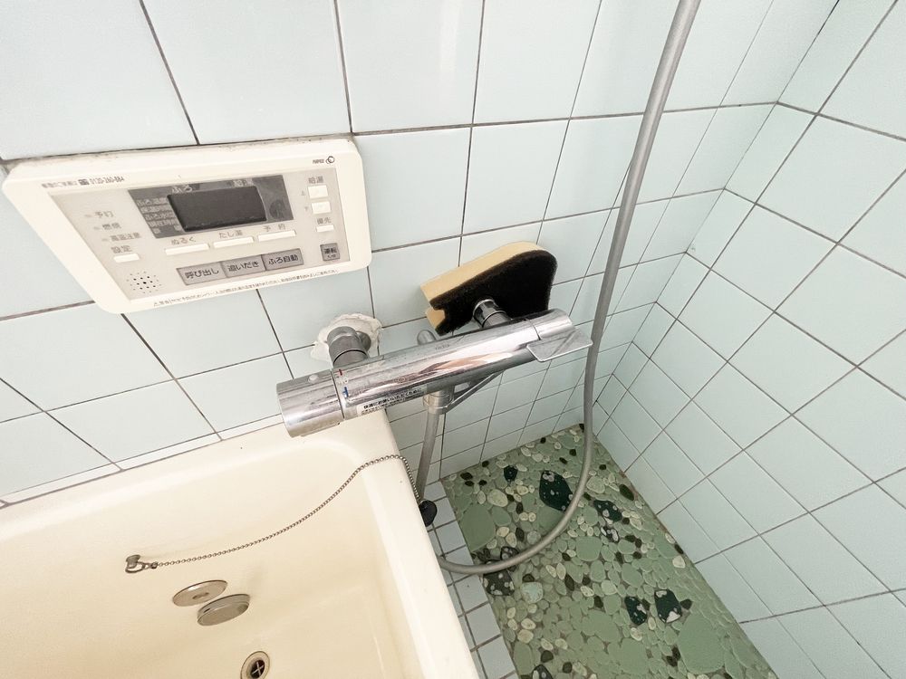 給湯リモコンとサーモスタットバス水栓