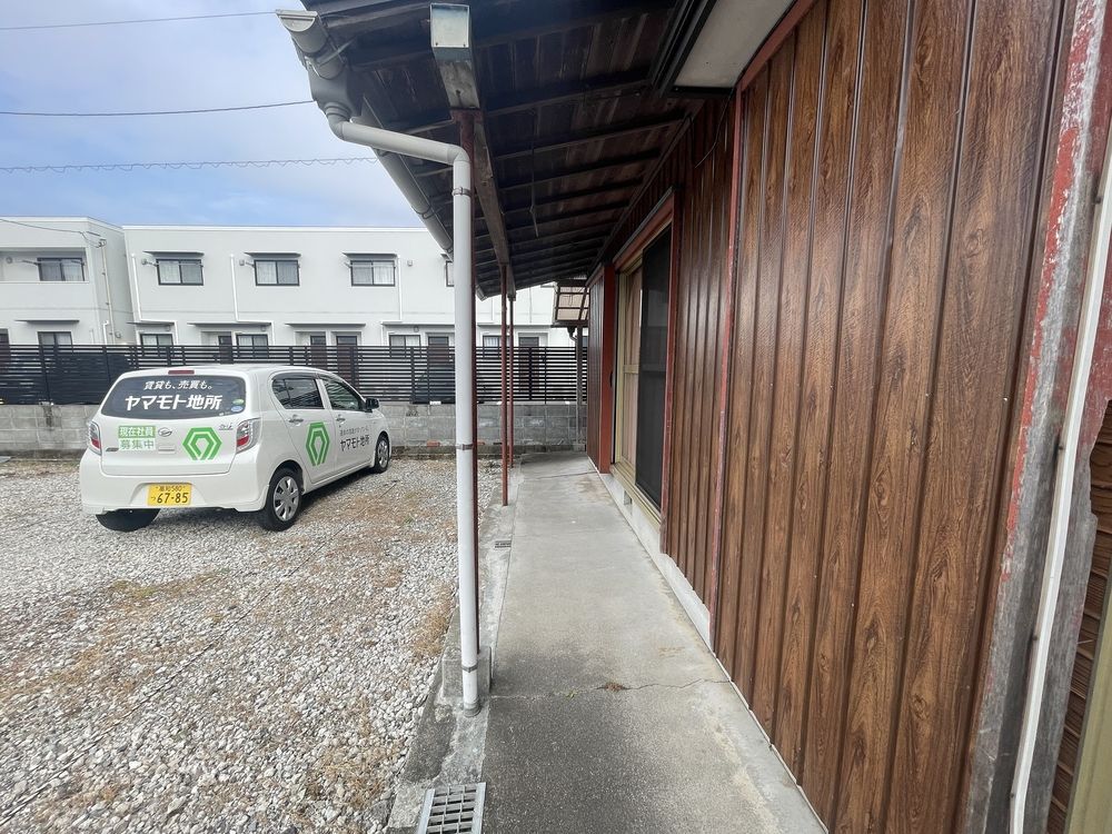 屋根付きの物干しスペース