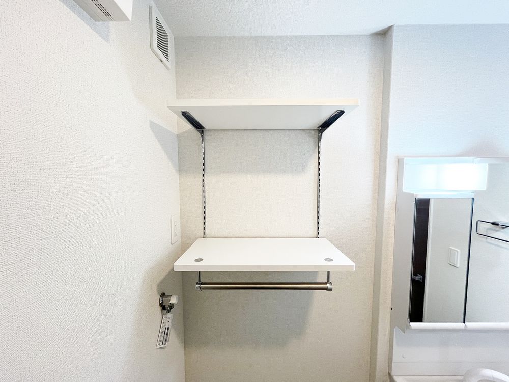 洗濯機置場上の棚