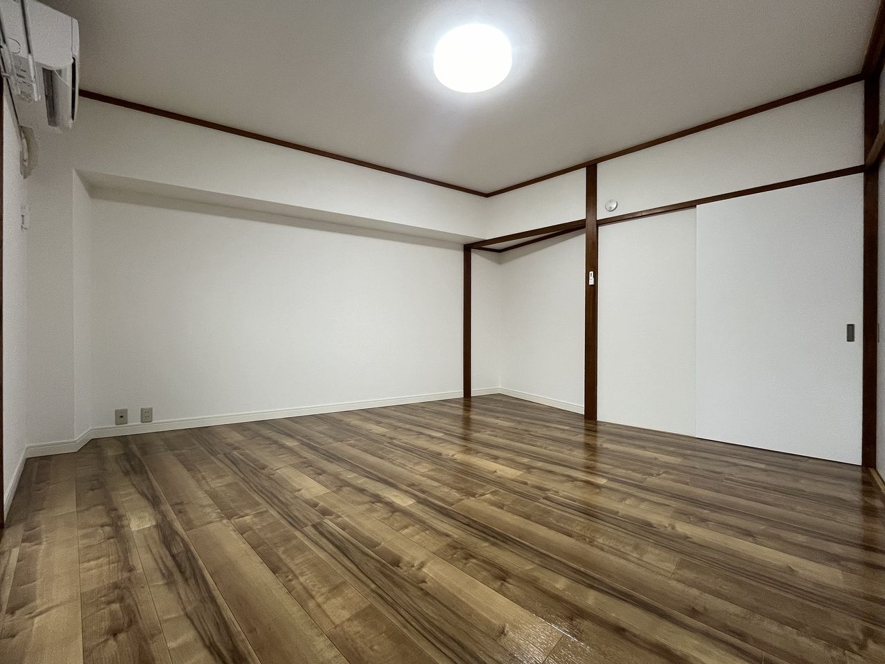 南西側洋室+板の間