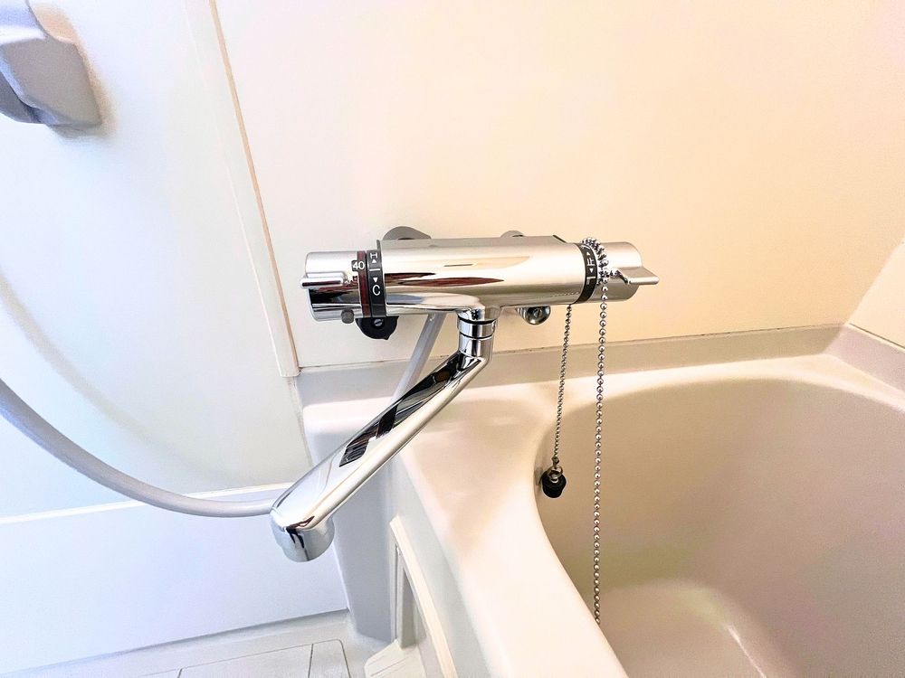 サーモスタットバス水栓 水圧や水流が変化しても急激に温度変化することがなく、任意に設定したお湯の温度を保ち続けることのできる水栓です!