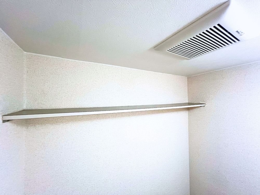 備え付きの棚