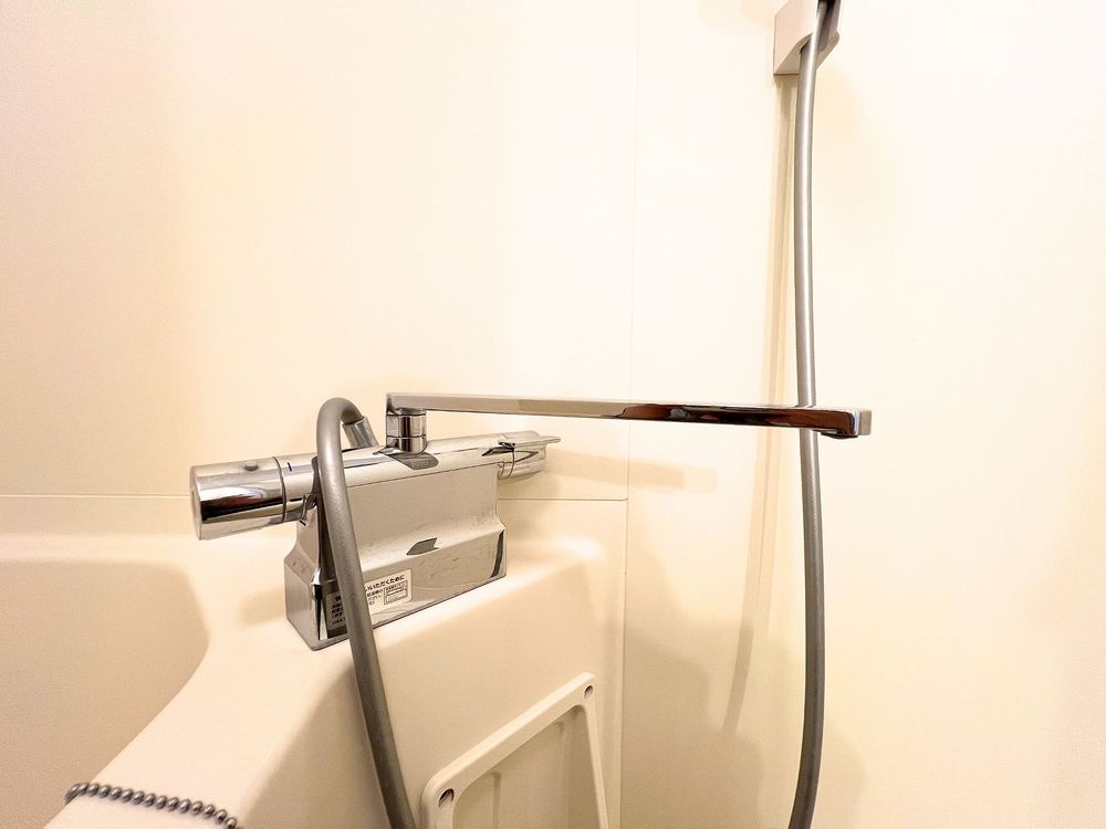 サーモスタットバス水栓 レバー1つで簡単にお湯の温度を調整できます(^▽^)/