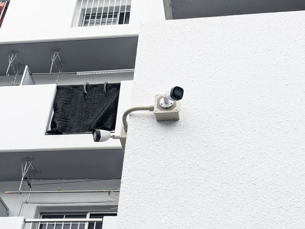 監視カメラ 敷地内にはしっかり防犯カメラが設置されています。カメラ自体に抑止効果があり、いたずらや犯罪等トラブルを未然に防ぎます!