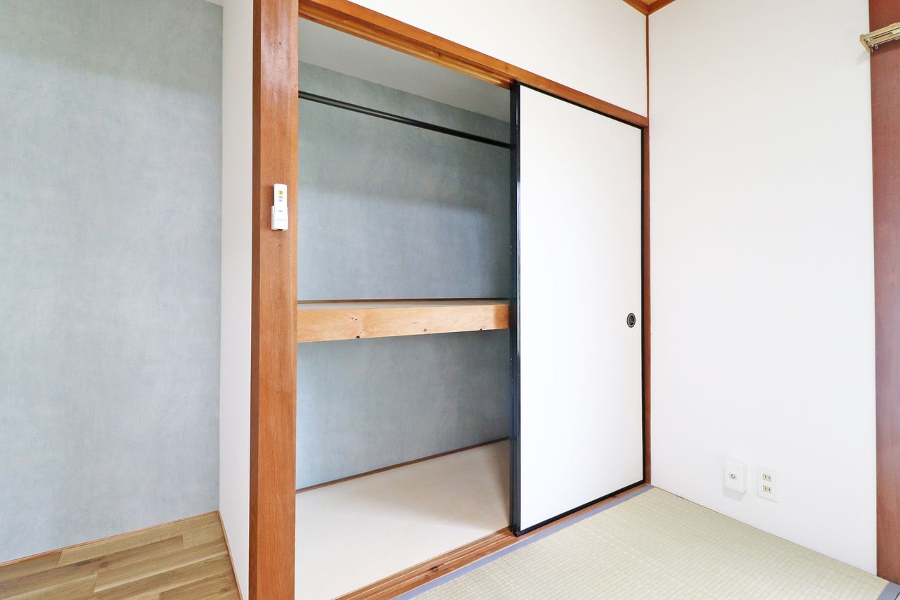 松本アパート102号室の押し入れの画像です