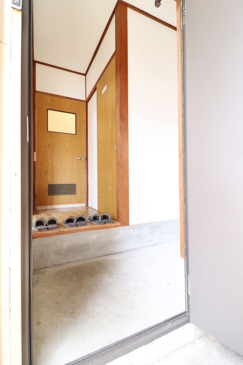 松本アパート102号室の玄関の画像です