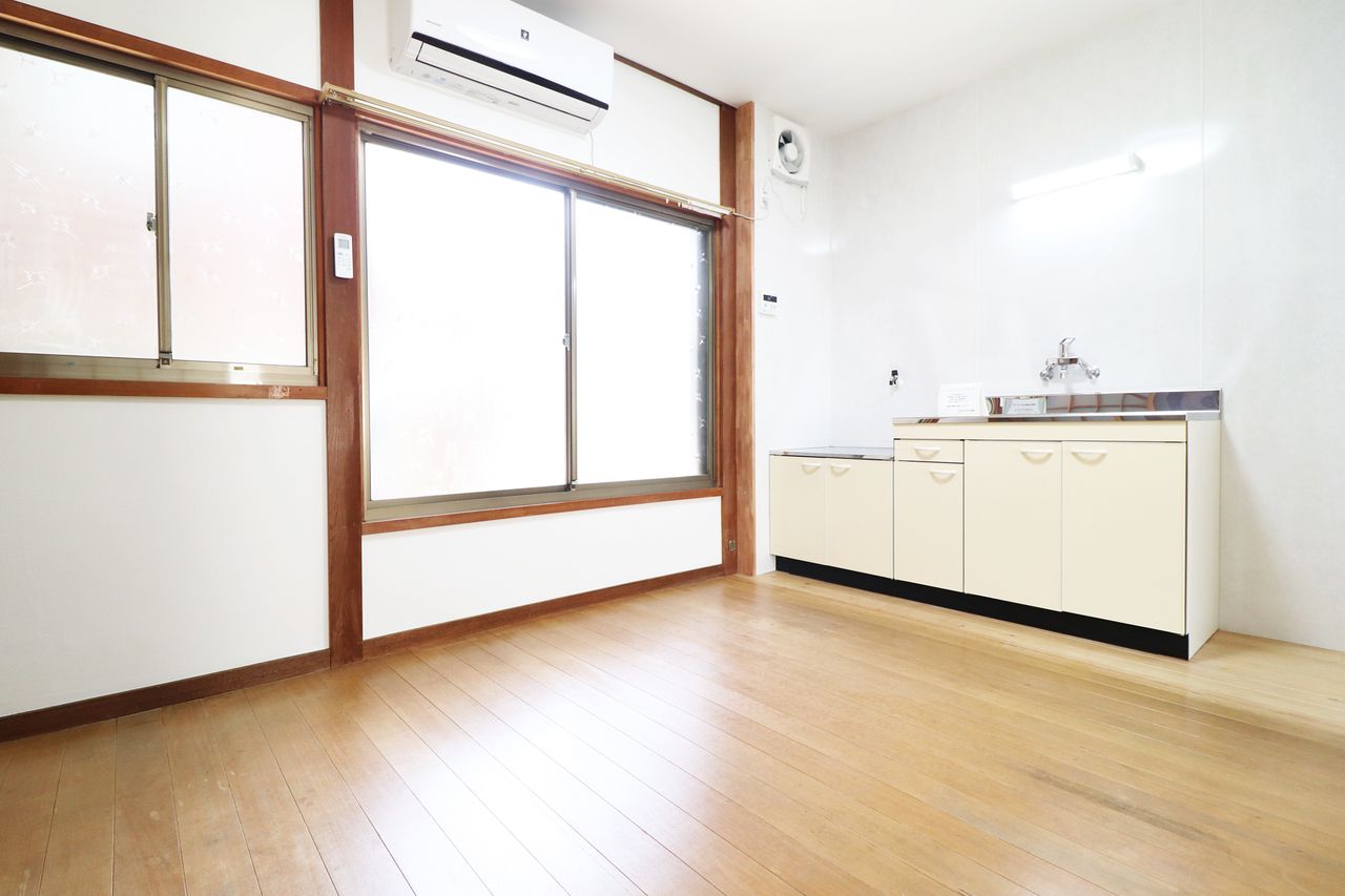 松本アパート102号室のDKの画像です